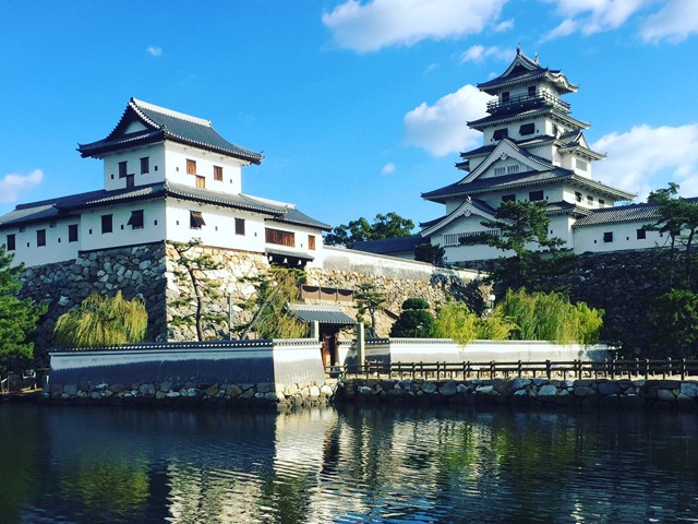 日本の城 1-4 東山道 東京(羽田)発 〔松山城スペシャルパック〕往復松山空港利用 松山城天守