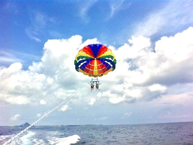 那覇市内の港から出発！気軽に大空へ！