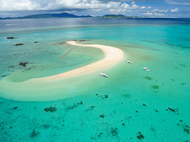 砂浜でできた無人島？！三日月形の幻の島「浜島」