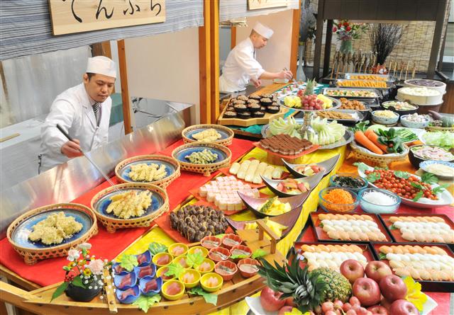 ○ガッツリ！夕食はバイキング＆滞在中のランチ券付！ 夜発バス 鹿島槍 