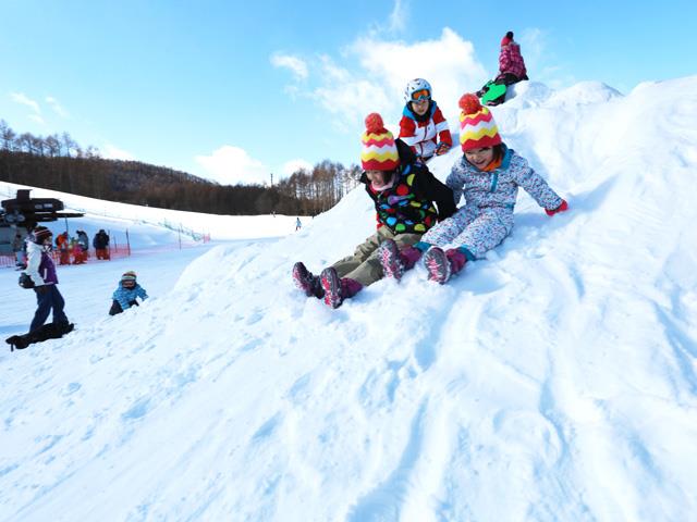 ○親子で雪遊び【新宿発着Bタイム】朝発日帰り 軽井沢スノーパーク