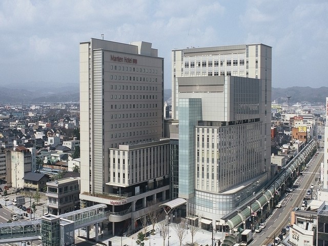 高岡マウンテンホテル駅前