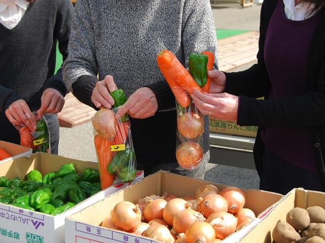 山梨 やまなし満腹満足放題ツアー ハイジの村スイス 甲州郷土料理ビュッフェ食べ放題 桔梗信玄餅 野菜の詰め放題 新宿駅発山梨バスツアー 日帰りバスツアーを予約するならオリオンツアー