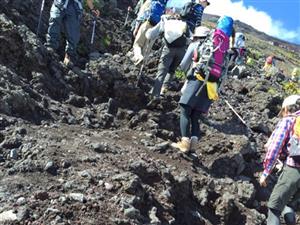 ツイッター限定 名古屋発着 チャレンジ富士登山 専任ガイド付 七合目または八合目山小屋宿泊 名古屋発富士吉田 忍野 山中湖 富士山 富士 富士宮バスツアー 日帰りバスツアーを予約するならオリオンツアー