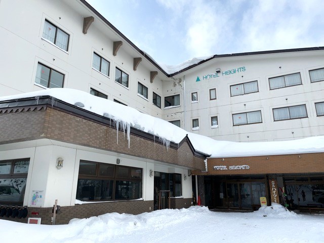 ●マイカー＜春スキー＞　志賀高原[横手山・渋峠スキー場]　ホテルハイツ志賀高原∥6～10名1室大部屋