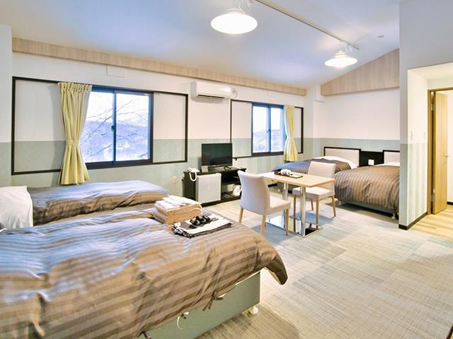 【夜発バス】斑尾マウンテンリゾート（斑尾高原＆タングラム）斑尾高原ホテル【トイレ付・4ベットルーム】